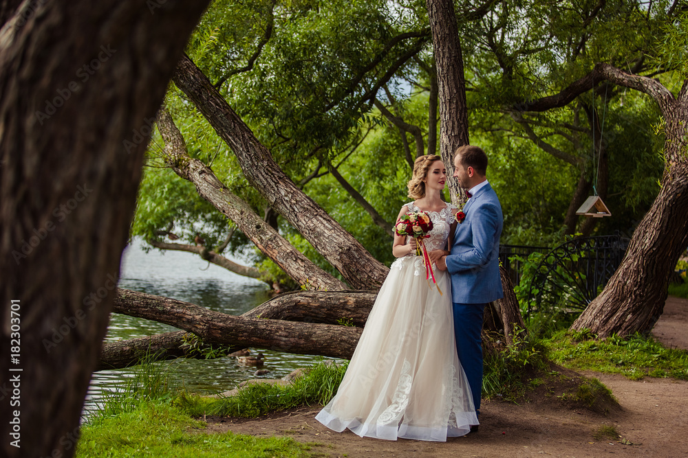 Husband and wife in your wedding day/Engagement