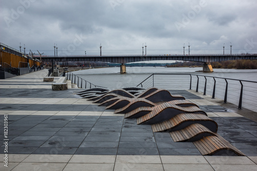 Obraz na płótnie Vistula boulevards in Warsaw city, Poland w salonie