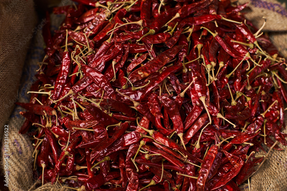 Fototapeta premium dried red chilie pepper in bunch