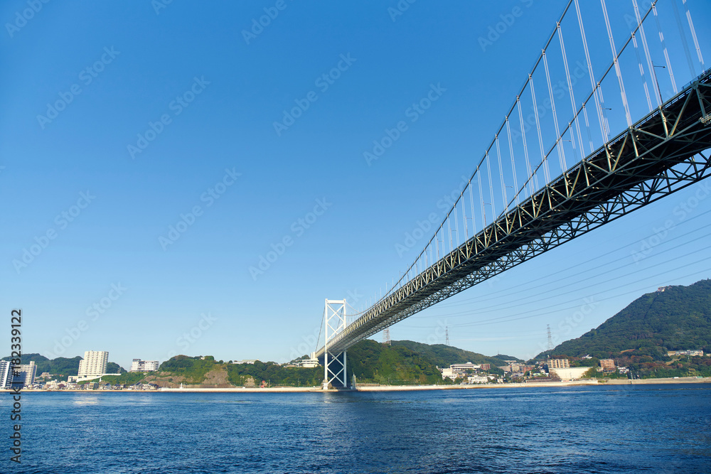 Naklejka premium 門司から望む関門橋