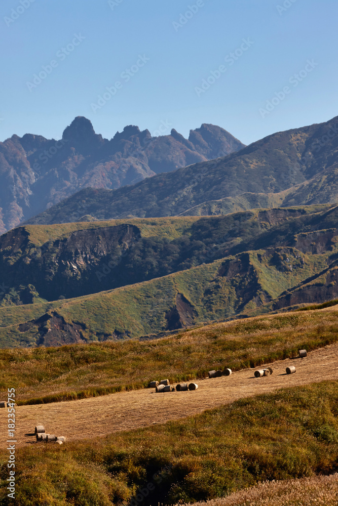 Naklejka premium 阿蘇の風景根子岳