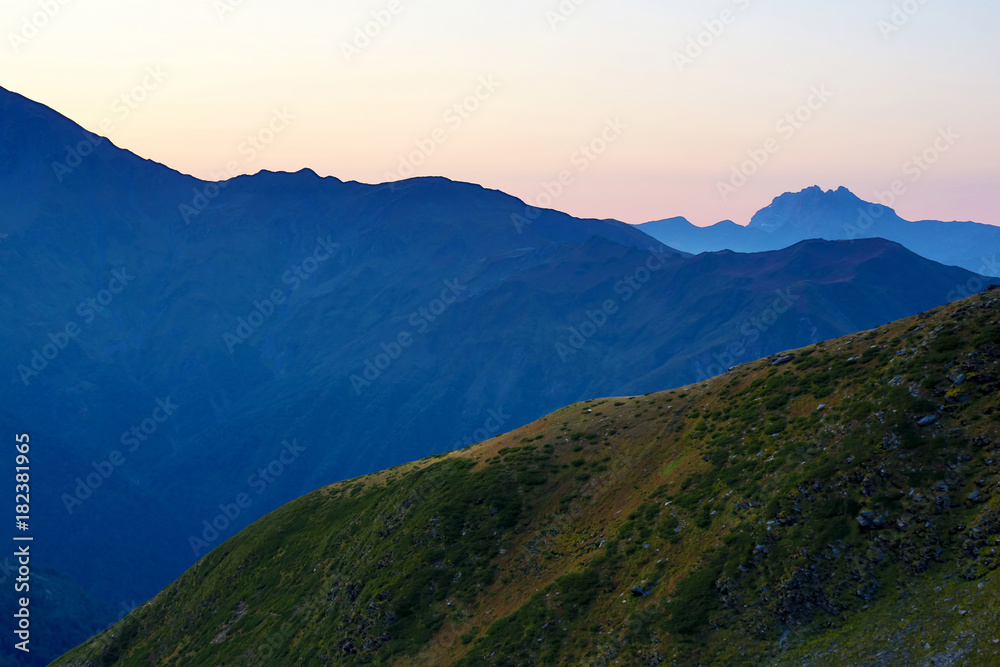 Fototapeta premium landscape view in mountainous terrain in Georgia