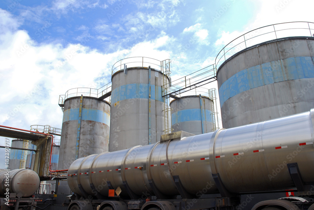 Lubricating oil industry for engines Lubricating oil industry for engines