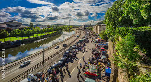 Saarland Saarbrücken Flohmarkt an der Schlossmauer – Sarre Marché aux puces de  Sarrebruck au mur du château photo