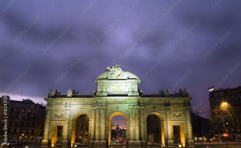 Fototapeta premium Puerta de Alcala. Madrid. Spain