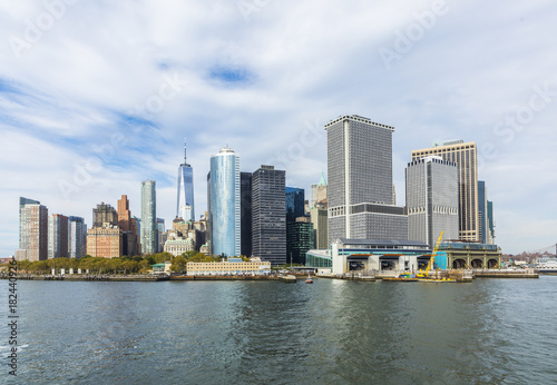 skyline of New York © travelview