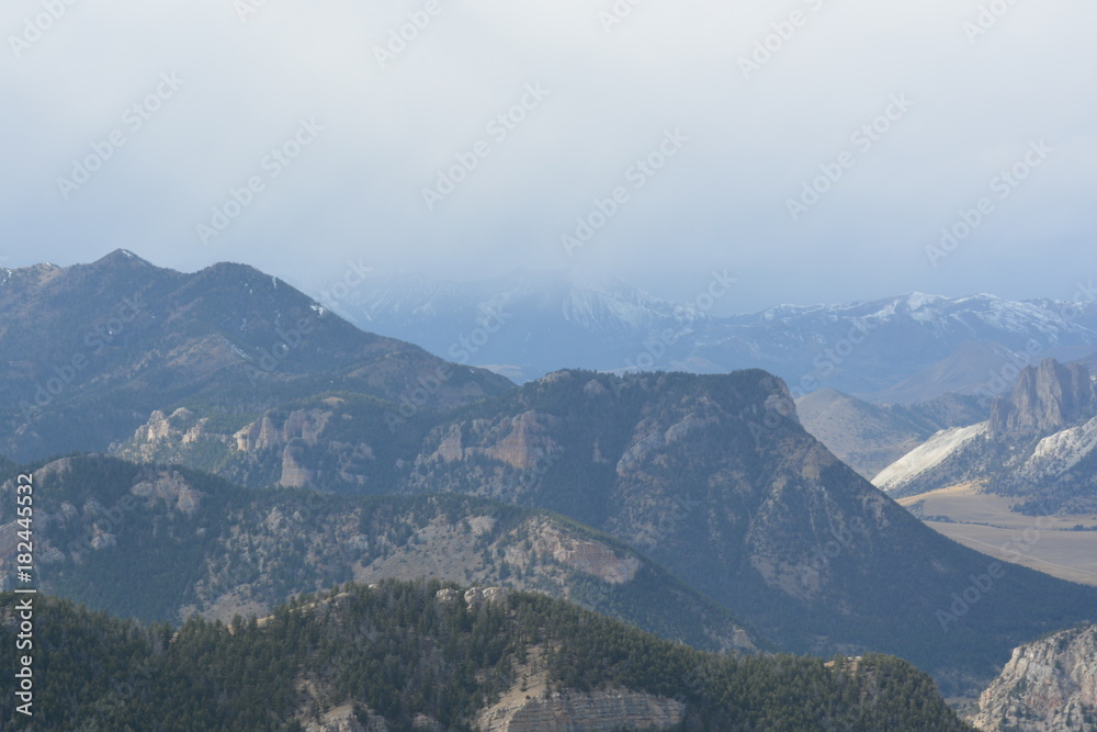Obraz premium Overcast skies over Rocky Mountains