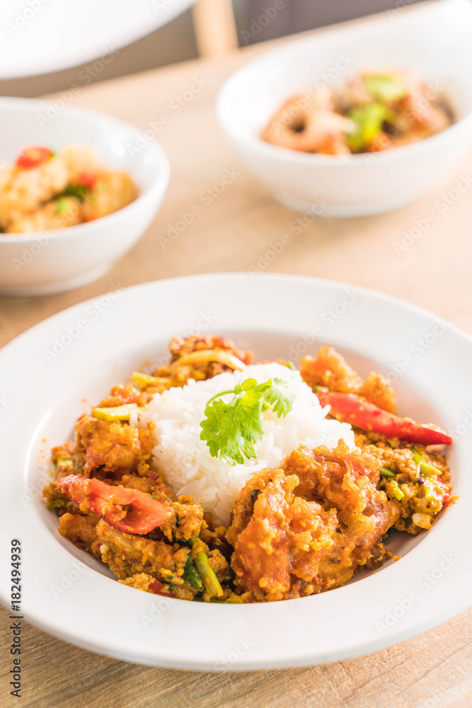Stir-fried Soft-shelled Crab in Curry Powder Stir-fried Soft-shelled Crab in Curry Powder