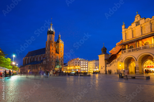 St. Mary Basilica and the Krakow Cloth Hall at night, Poland
