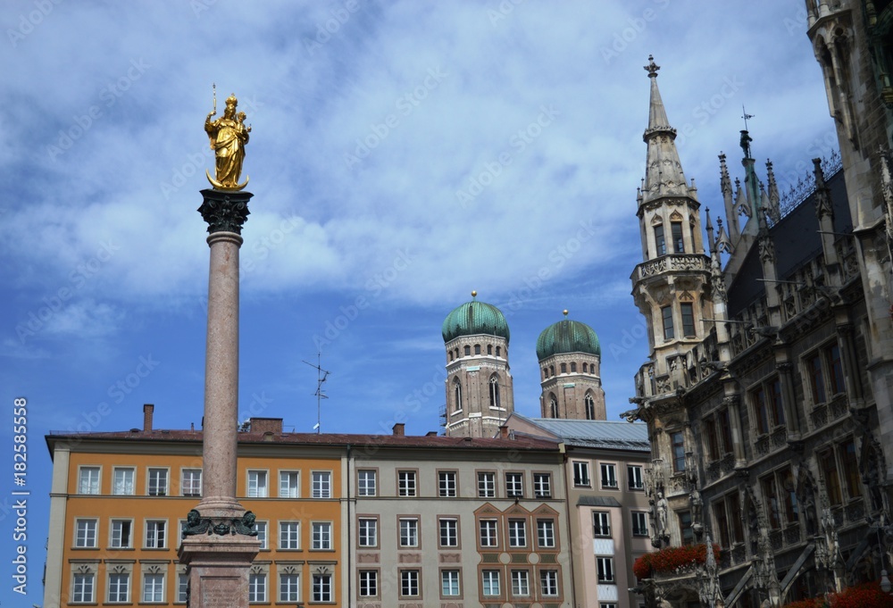 a monument in the center of Munich