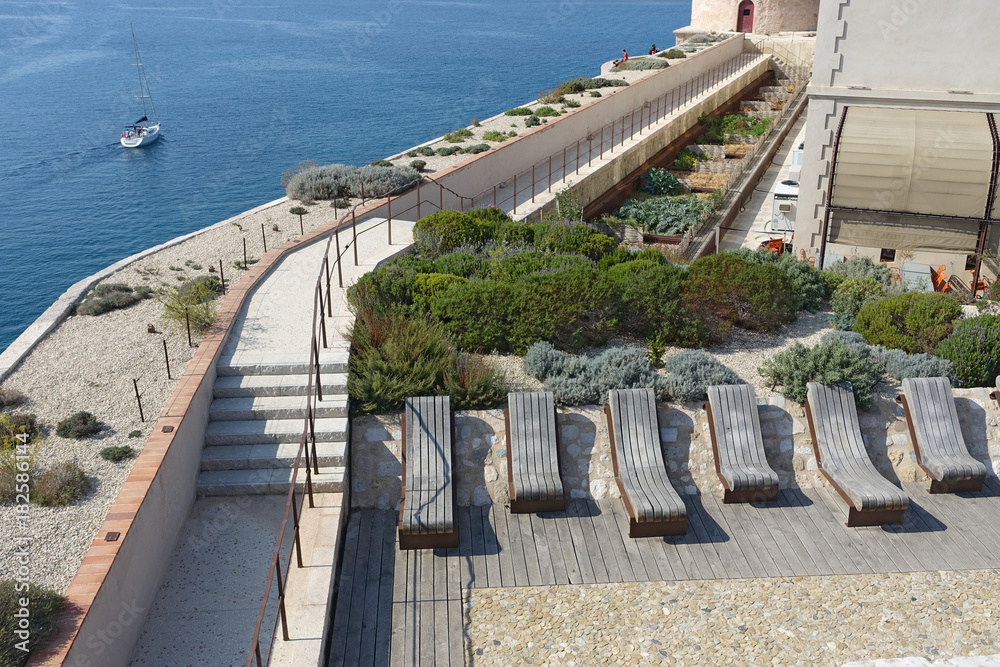 Obraz premium au dessus de la mer