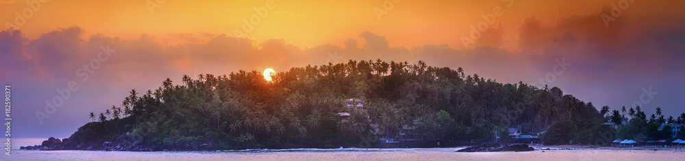 Fototapeta premium Tropical beach on sunset