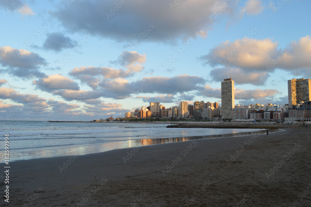 Mar del Plata desde la playa