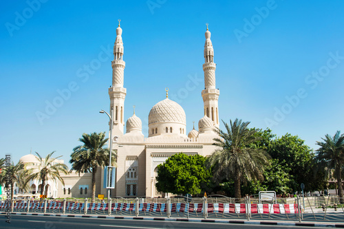Jumeirah mosque in Dubai, United Arab Emirates photo