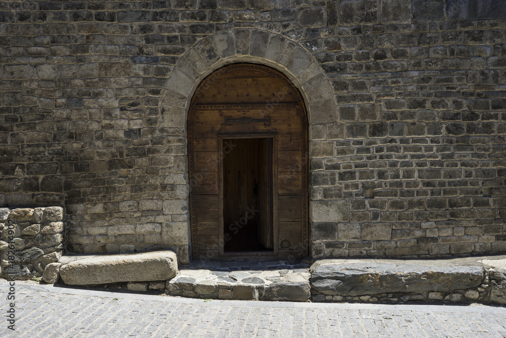 Romanische Kirche im Valle de Boi in den Spanischen Pyrenäen