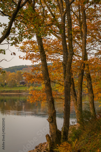 Listertalsperre im Herbst