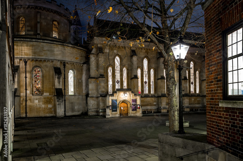 Canvas Print Temple of London in the night