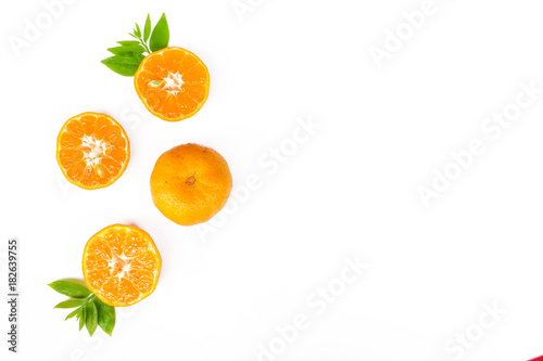 Fototapeta Naklejka Na Ścianę i Meble -  fresh orange with green lea isolate on white background
