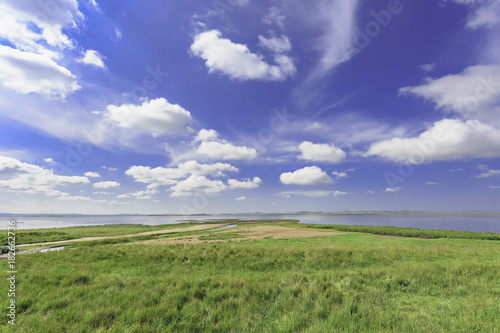 Plateau lakes  blue sky  white clouds and wetlands