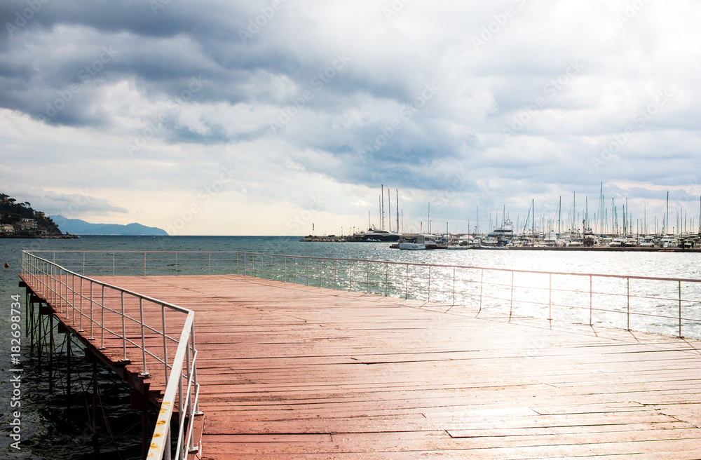 Naklejka premium Cinque Terre Italy embankment. concept of relaxation at sea