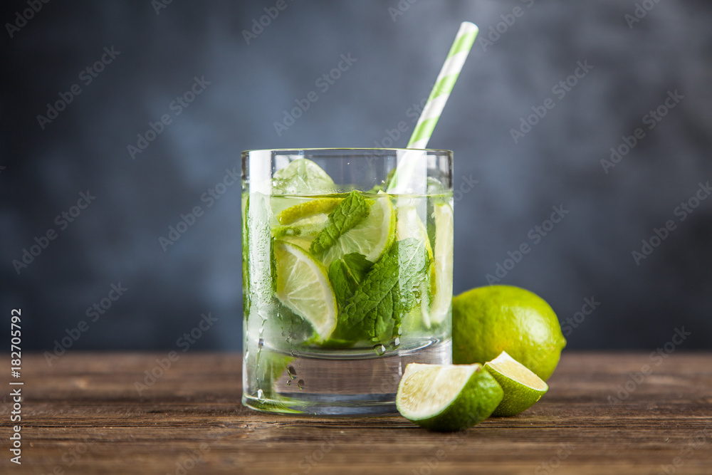 Fototapeta premium Mojito cocktail on dark background