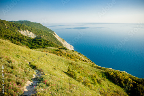  mountains and the sea