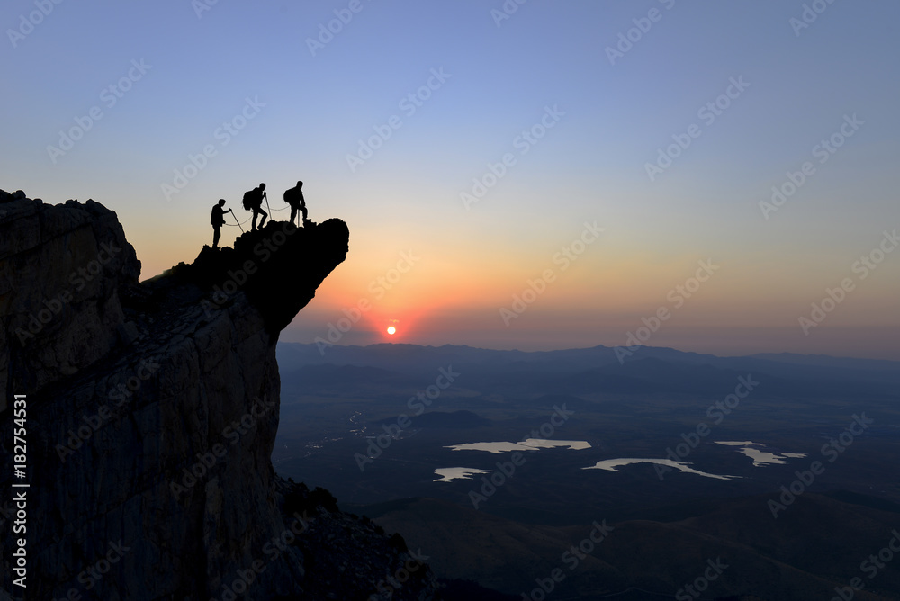 Fototapeta premium challenging, successful and challenging determined group