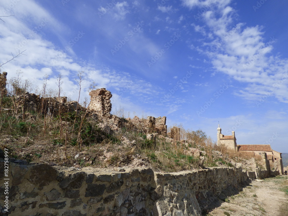 Castillo de Moya, Cuenca. Pueblo historico en Castilla la Mancha (España)