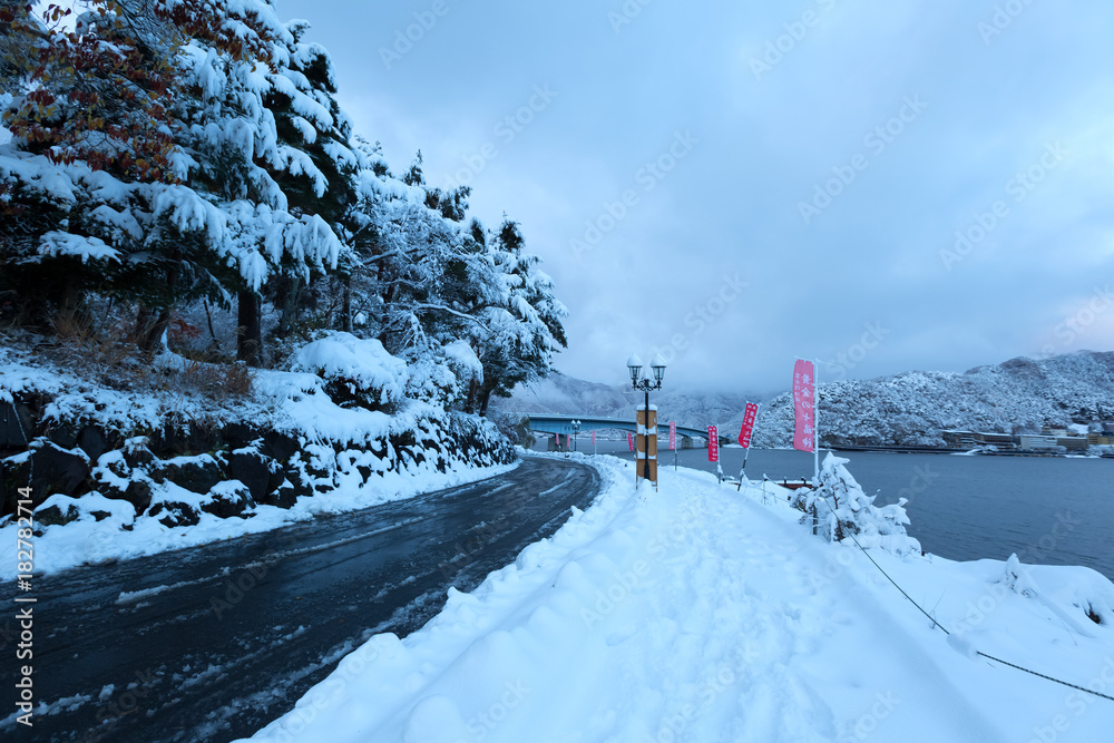 snow road