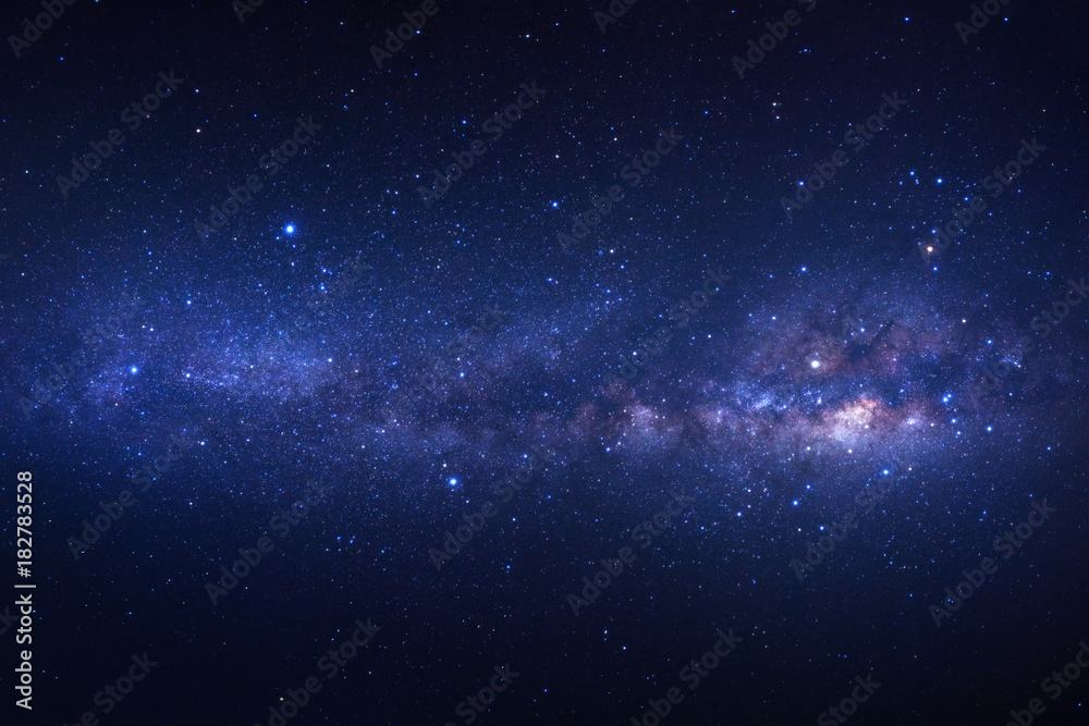 Naklejka premium Galaktyka Drogi Mlecznej z gwiazdami i kosmicznym pyłem we wszechświecie