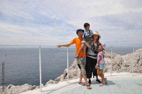 和歌山　白崎海洋公園　日本のエーゲ海　海辺　観光地　観光名所　家族写真　記念撮影　記念写真　