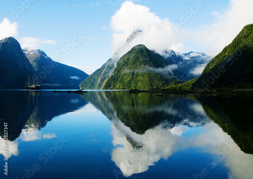 Milford Sound, Fiordland, New Zealand. © Rawpixel.com