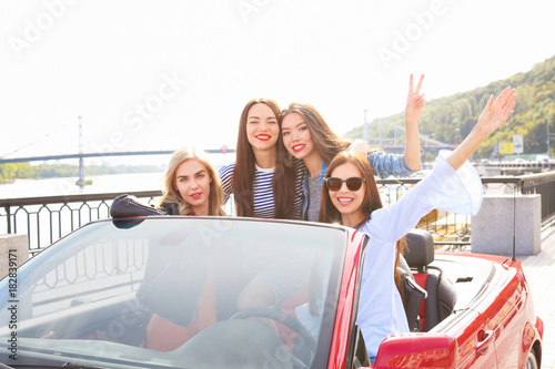 Beautiful young women in ca...