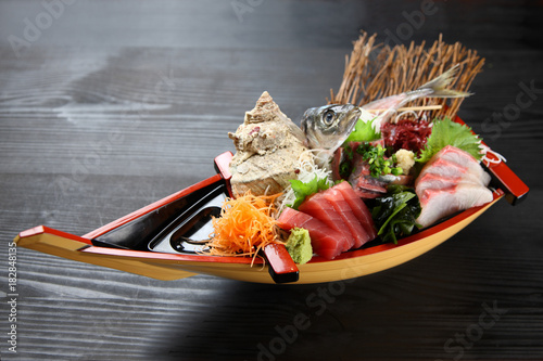 sashimi boat