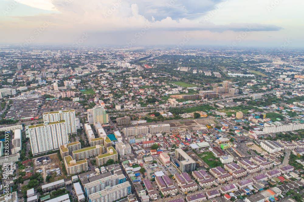 Fototapeta premium Bangkok metropolis skyline in twilight sunset