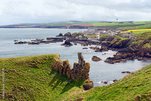 Küstenpanorama von St.Abbs Schottland photo