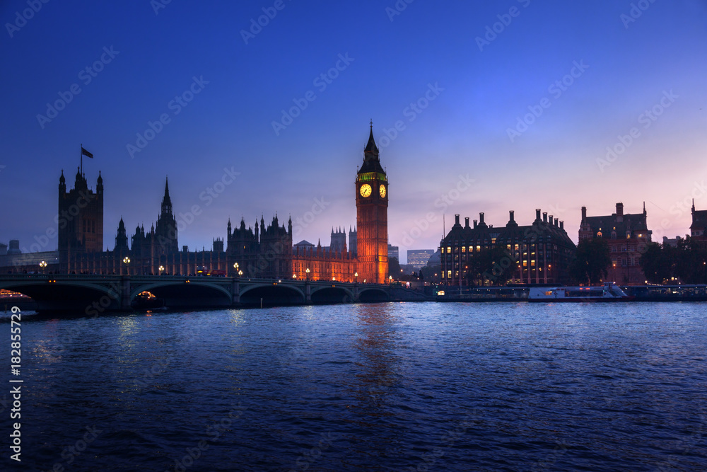 Obraz premium Big Ben and Westminster at sunset, London, UK