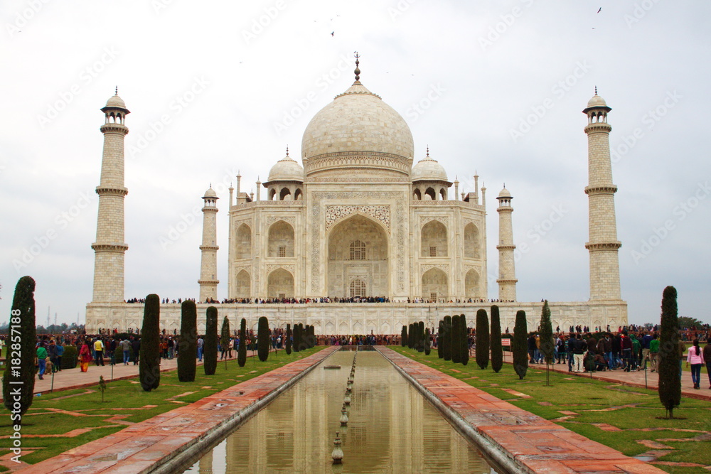 Obraz premium Taj Mahal in the cloudy Day , 2012, January, 1st , Agra , India