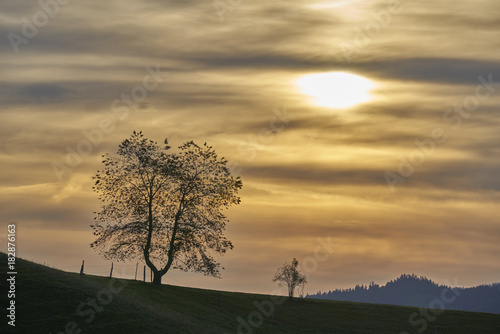 Morgensonne über der Lueg bei Affoltern im Emmental