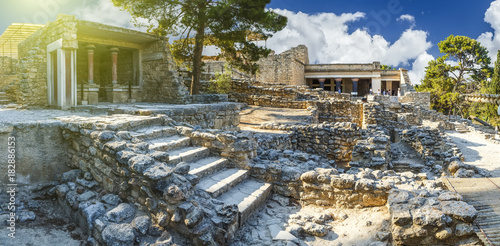 Panorama Knossos palace at Crete, largest Bronze Age archaeological site on Crete and the ceremonial and political centre of the Minoan civilization and culture.