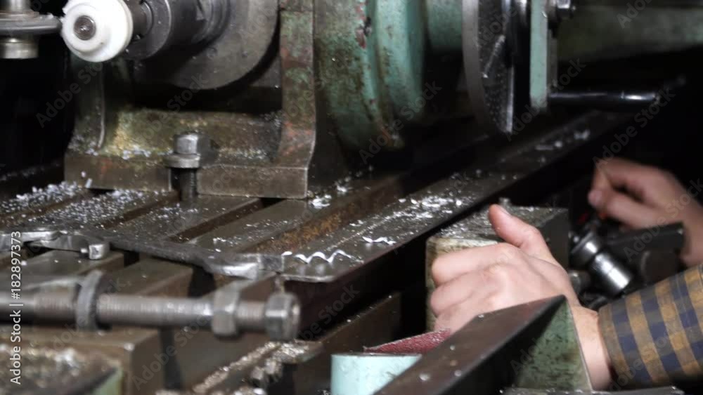 Manufacture of carbon gears by an industrial method on a lathe Manufacture of carbon gears by an industrial method on a lathe