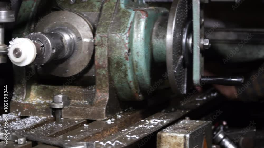 Manufacture of carbon gears by an industrial method on a lathe Manufacture of carbon gears by an industrial method on a lathe