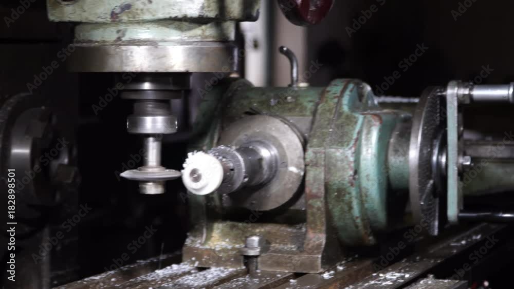 Manufacture of carbon gears by an industrial method on a lathe Manufacture of carbon gears by an industrial method on a lathe