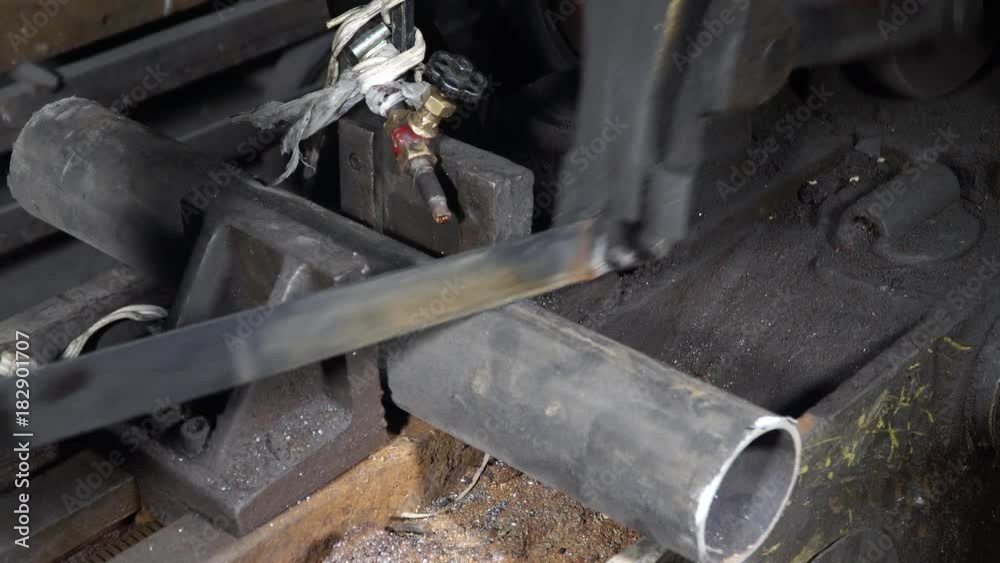 work of electronic saw for cutting metal pipes work of electronic saw for cutting metal pipes