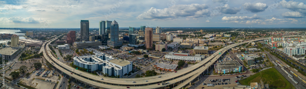 Obraz premium Zdjęcie panoramiczne z lotu ptaka Tampa Florida