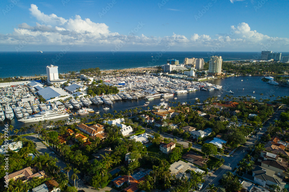 Naklejka premium Aerial photo of Bahia Mar Marina Fort Lauderdale Boat Shoe