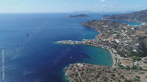 Fototapeta Naklejka Na Ścianę i Meble -  Grèce Cyclades île de Sifnos Faros vue du ciel