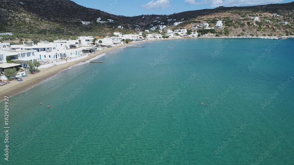 Grèce Cyclades île de Sifnos Gialos vue du ciel