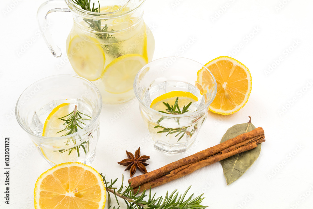 Fototapeta premium デトックスウォーター Herbal detox water
