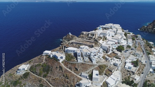 Grèce Cyclades île de Sifnos Kastro vue du ciel